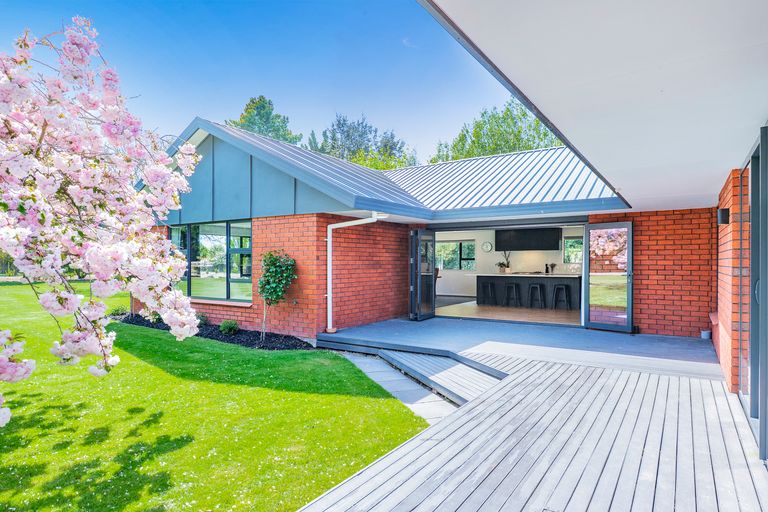 Photo of property in 7 Kowhai Drive, Darfield, 7510