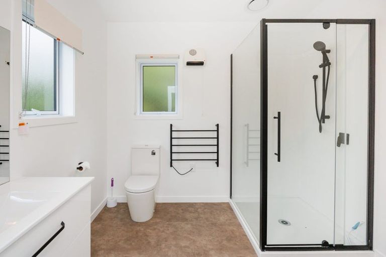 Photo of property in 35 Oram Drive, Turitea, Palmerston North, 4472