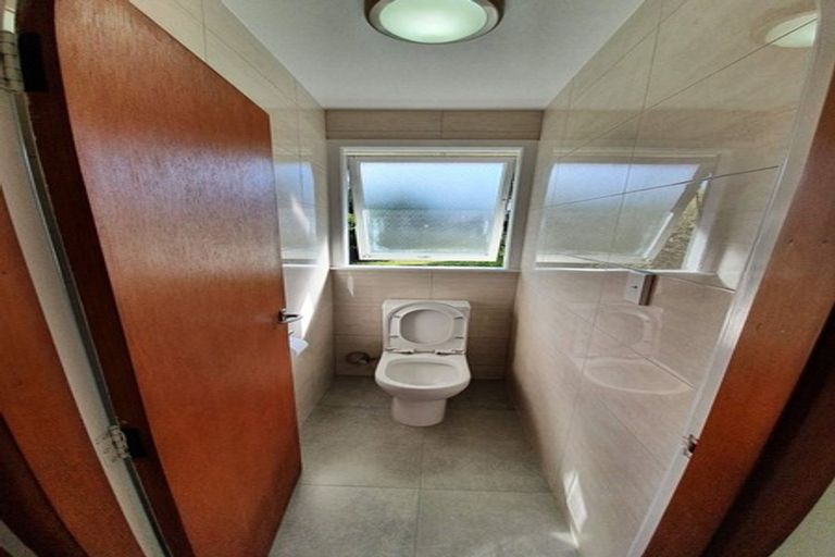 Photo of property in 33 Tahi Terrace, Glen Eden, Auckland, 0602