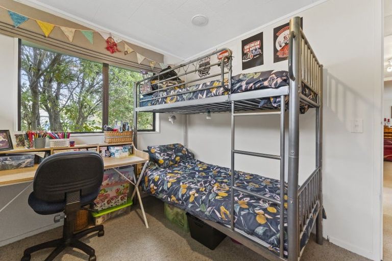 Photo of property in 37 Hookway Grove, Paraparaumu, 5032