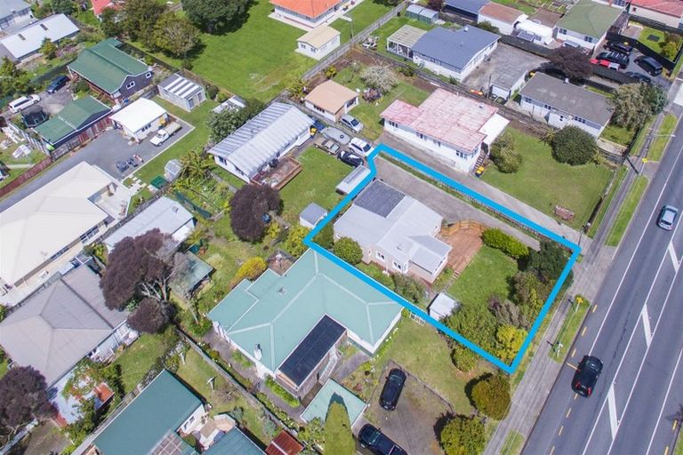 Photo of property in 70 Forest Hill Road, Henderson, Auckland, 0612