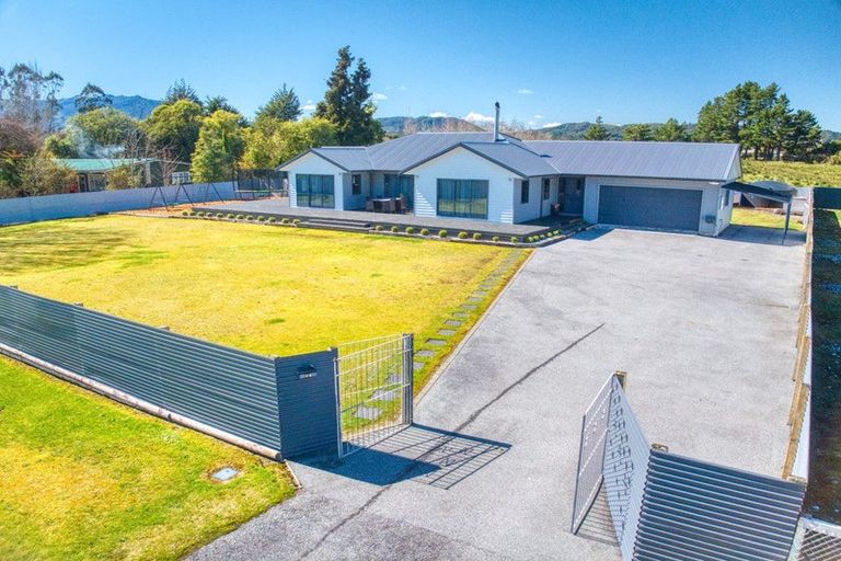 Photo of property in 22-24 Golf Links Road, Kaiata, Greymouth, 7805