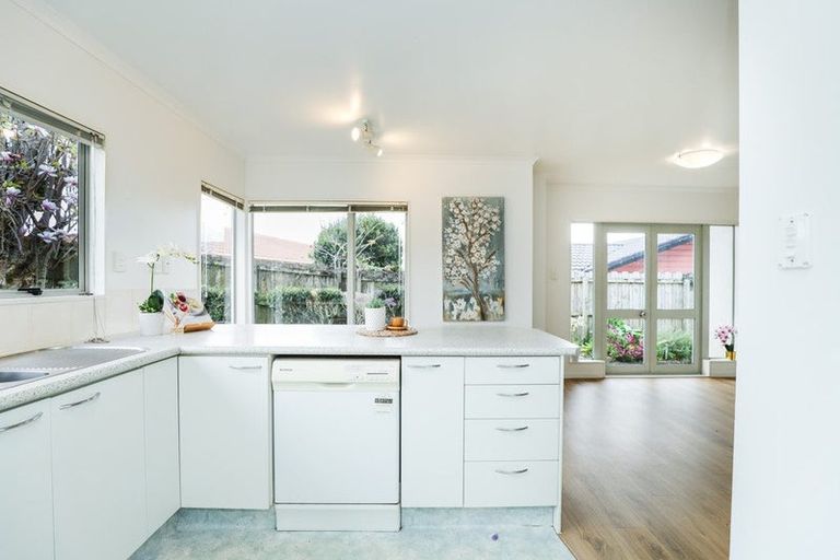 Photo of property in 11 Amherst Place, Albany, Auckland, 0632