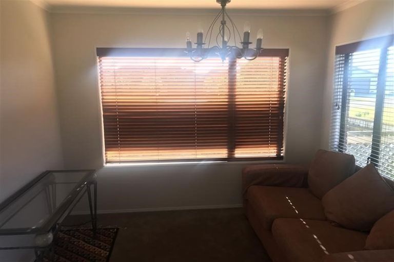 Photo of property in 13 Knightsbridge Place, Taradale, Napier, 4112