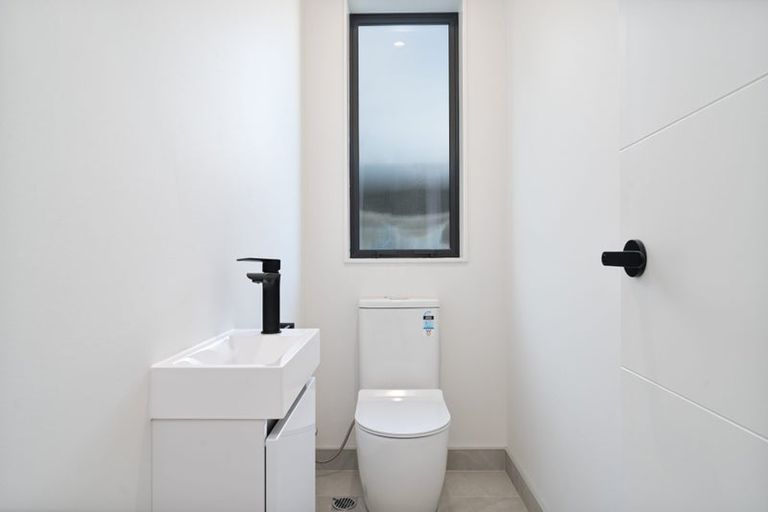 Photo of property in 29e Dellwood Avenue, Henderson, Auckland, 0612