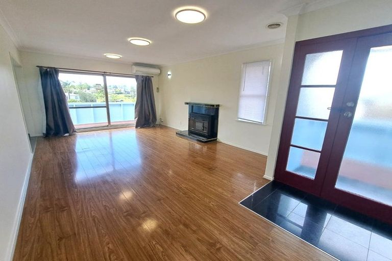 Photo of property in 6 Wharf Road, Te Atatu Peninsula, Auckland, 0610