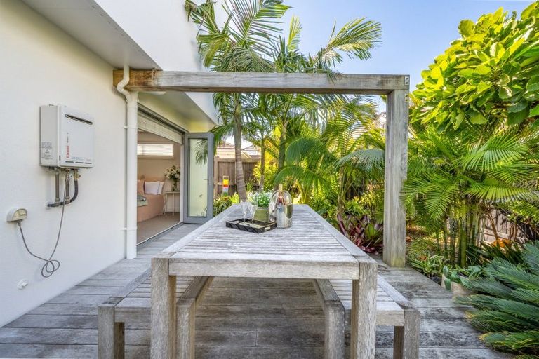 Photo of property in 8a The Parade, Bucklands Beach, Auckland, 2012