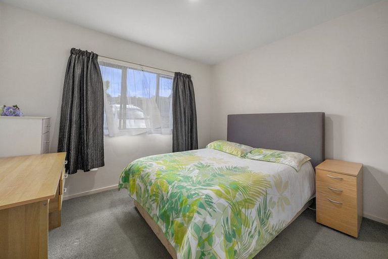 Photo of property in 8 Owl Court, Unsworth Heights, Auckland, 0632