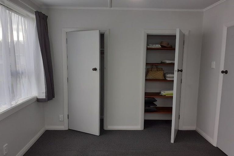 Photo of property in 19 Avro Crescent, Hornby, Christchurch, 8042