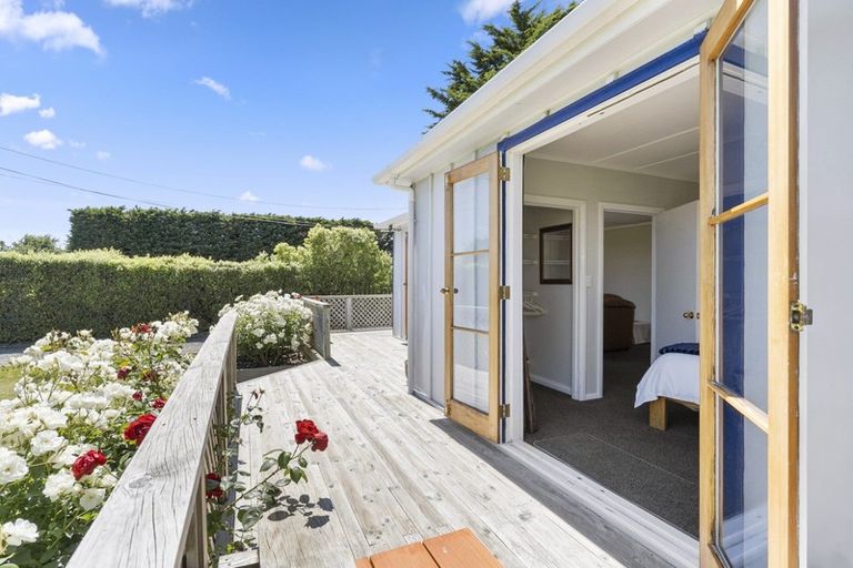 Photo of property in 54 Princess Street, Martinborough, 5711