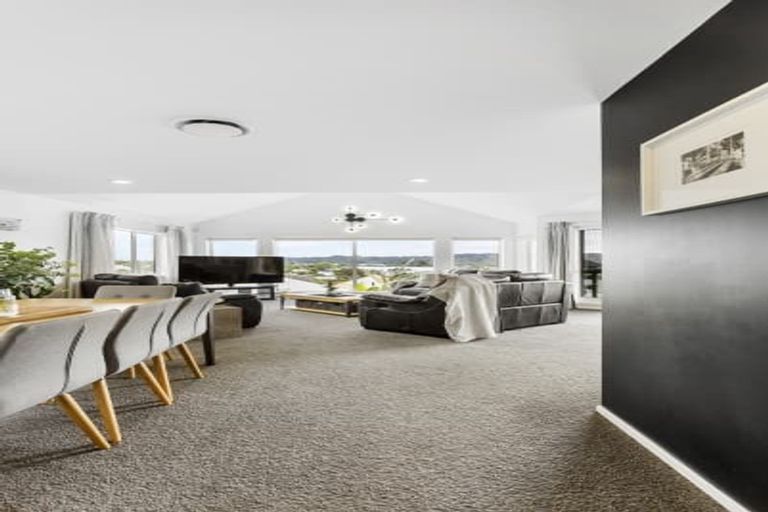 Photo of property in 6 Stephanie Close, Glenfield, Auckland, 0629