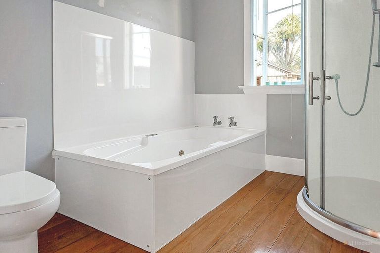 Photo of property in 21 Parsonage Road, Waimate, 7924
