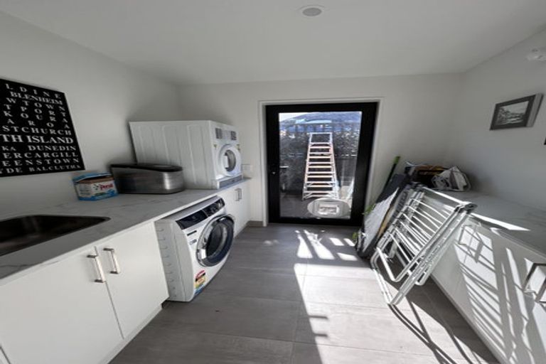 Photo of property in 2 Wanderer Lane, Jacks Point, Queenstown, 9371