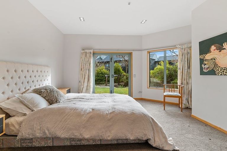 Photo of property in 15 Morrows Mead, Wanaka, 9305