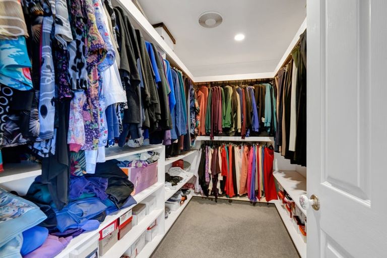 Photo of property in 3 Karina Road, Merrilands, New Plymouth, 4312