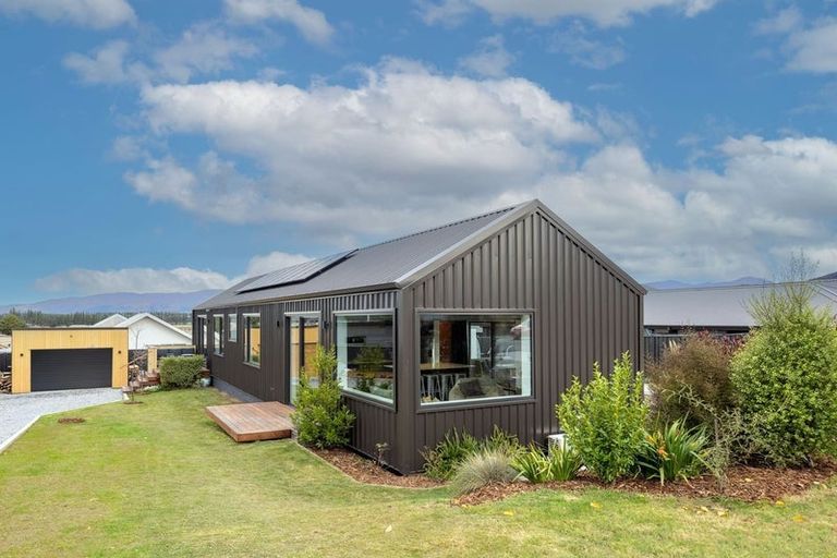 Photo of property in 14 Tomtit Crescent, Lake Hawea, 9382