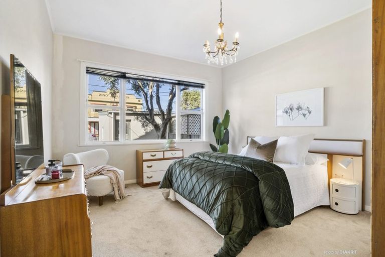 Photo of property in 356 The Parade, Island Bay, Wellington, 6023