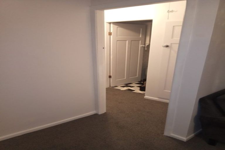 Photo of property in 75a Glendale Road, Glen Eden, Auckland, 0602