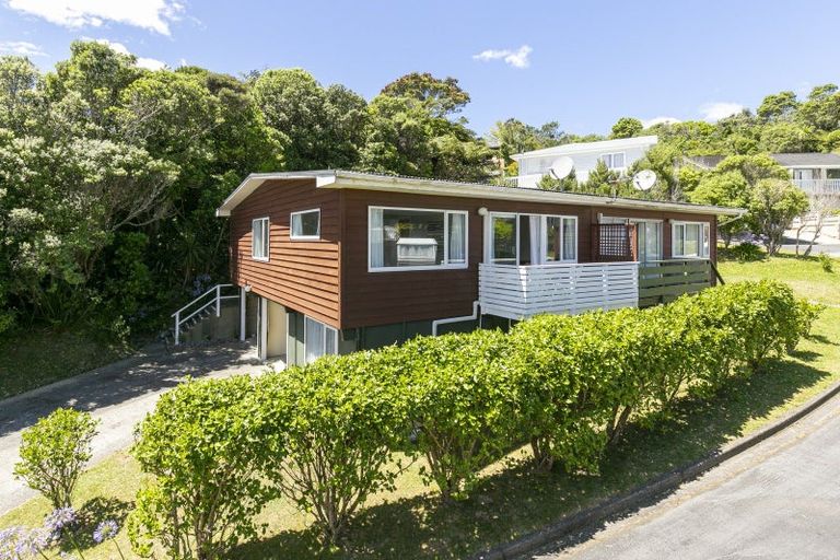 Photo of property in 15f1 Bloomsbury Grove, Newlands, Wellington, 6037