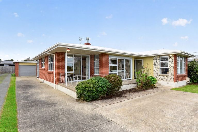 Photo of property in 15 Kingsley Street, St Andrews, Hamilton, 3200