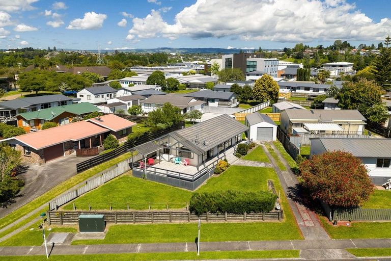 Photo of property in 100 Windermere Drive, Poike, Tauranga, 3112