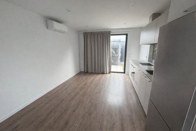 Photo of property in 4/43 New Brighton Road, Shirley, Christchurch, 8061