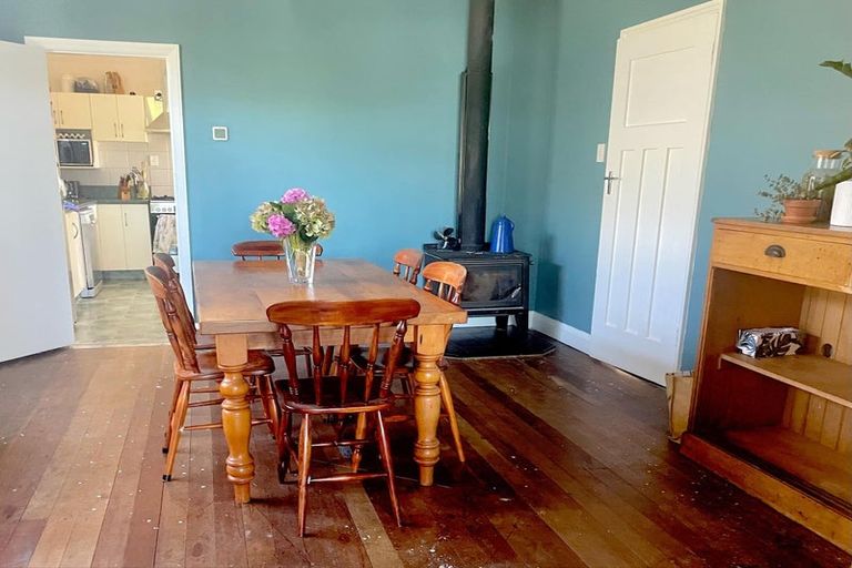 Photo of property in 27 Palm Avenue, Lyall Bay, Wellington, 6022