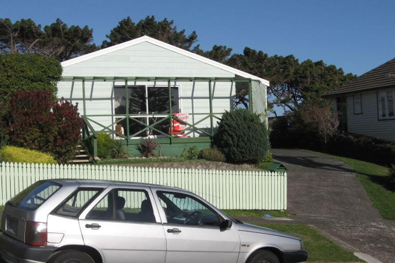 Photo of property in 30 Spur Grove, Titahi Bay, Porirua, 5022