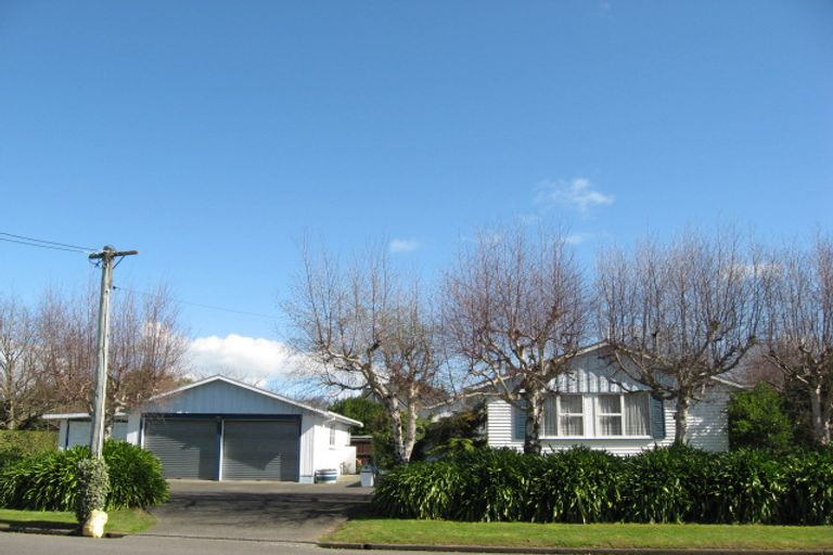 Photo of property in 52 Skerman Street, Marton, 4710