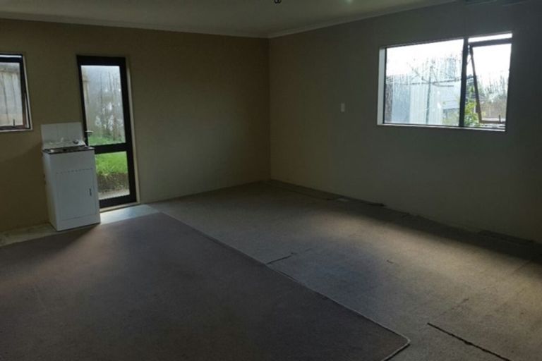 Photo of property in 14 Gordon Stanley Drive, Massey, Auckland, 0614