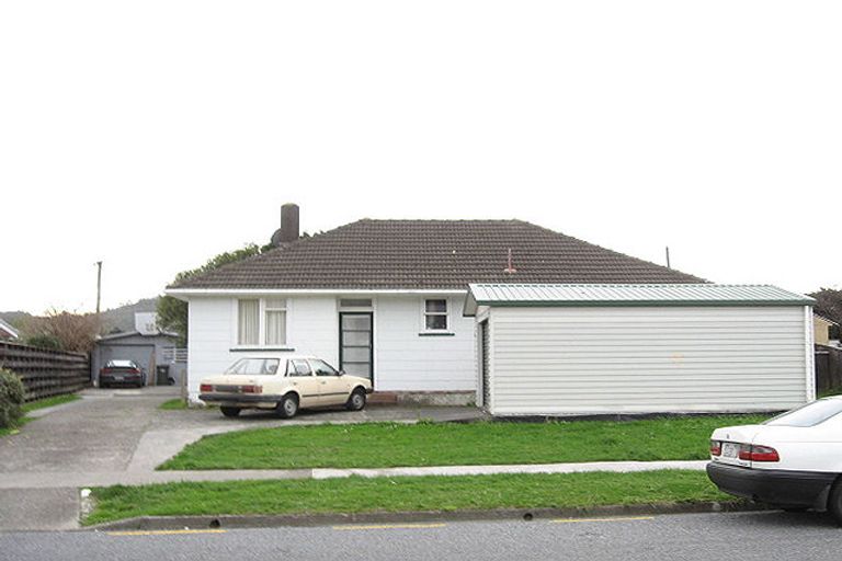 Photo of property in 3 Hewer Crescent, Naenae, Lower Hutt, 5011