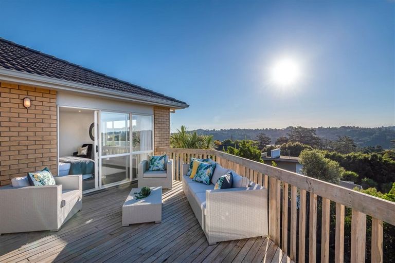 Photo of property in 9 Kittiwake Drive, Schnapper Rock, Auckland, 0632