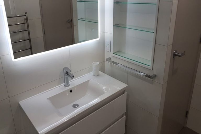 Photo of property in 30 Harland Street, Brooklyn, Wellington, 6021