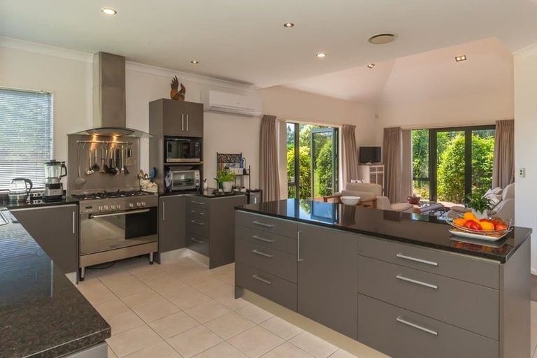 Photo of property in 32 Pohutukawa Drive, Levin, 5571