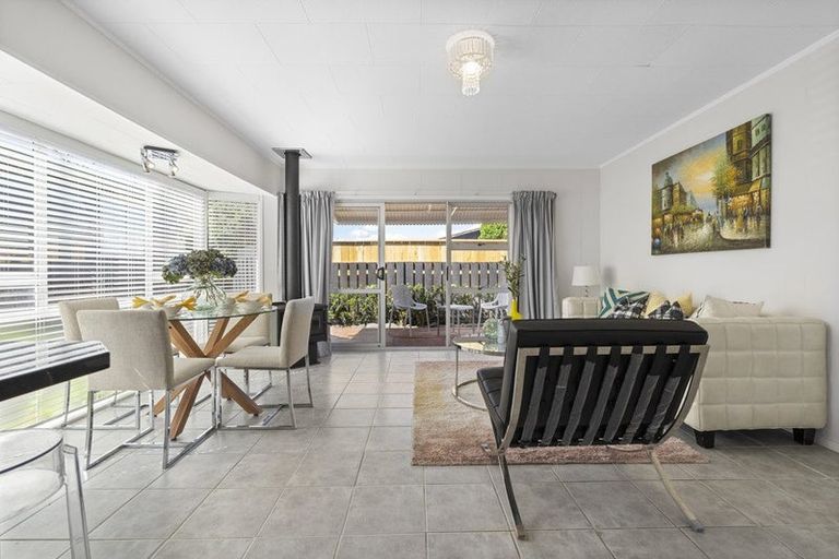 Photo of property in 1/83 Centreway Road, Orewa, 0931