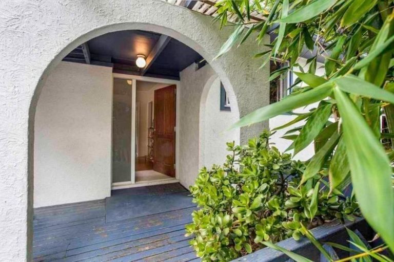 Photo of property in 24 Glenfinn Place, Massey, Auckland, 0614