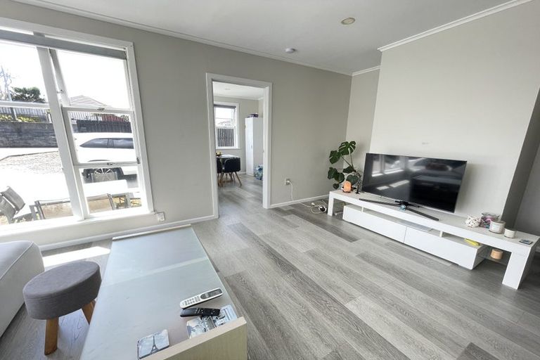 Photo of property in 538 Glenfield Road, Glenfield, Auckland, 0629