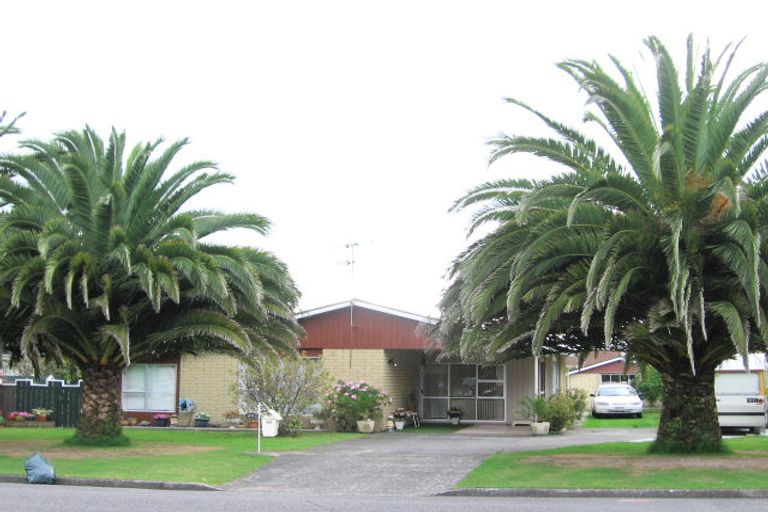 Photo of property in 25 Kapanui Road, Waikanae, 5036