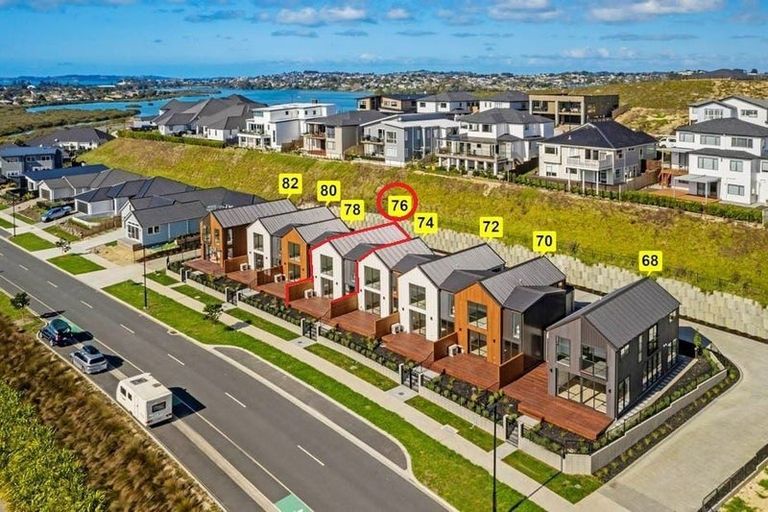 Photo of property in 76 Arran Point Parade, Orewa, 0931