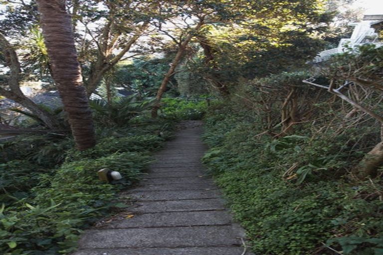 Photo of property in 112 Queen Street, Northcote Point, Auckland, 0627