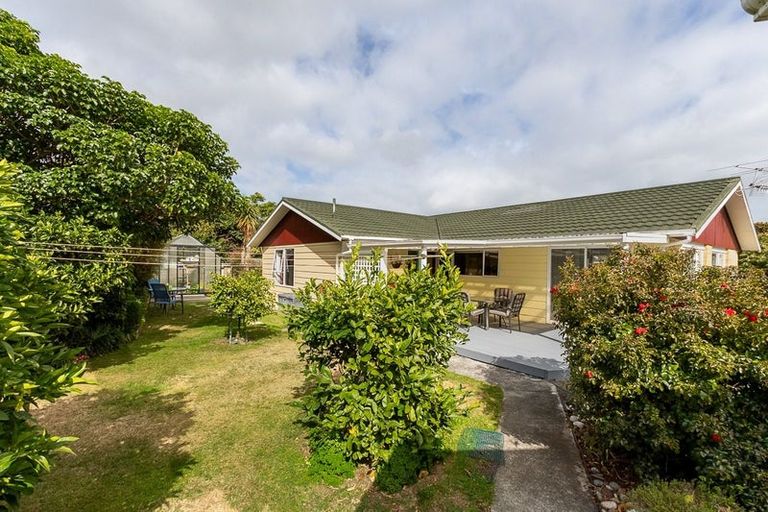 Photo of property in 15 Belvedere Avenue, Waikanae, 5036