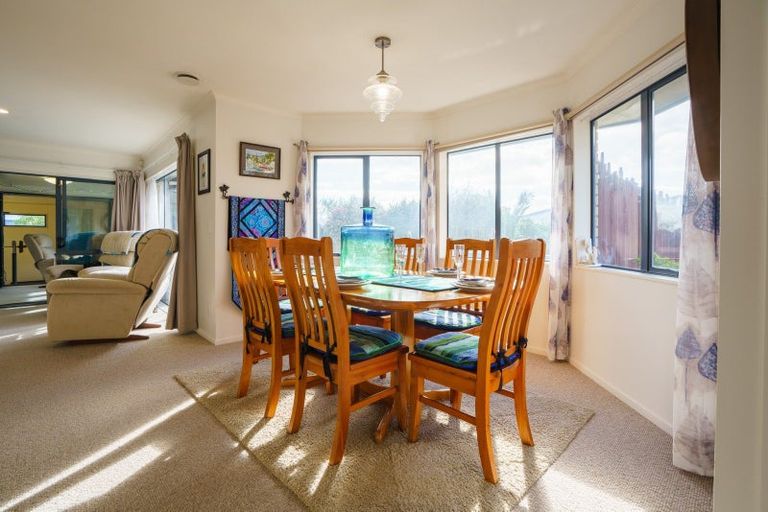 Photo of property in 5 Caversham Drive, Rototuna, Hamilton, 3210