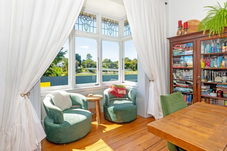 Photo of property in 2 Carnarvon Street, Gisborne, 4010