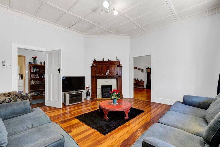 Photo of property in 43 Victoria Street, Hawera, 4610