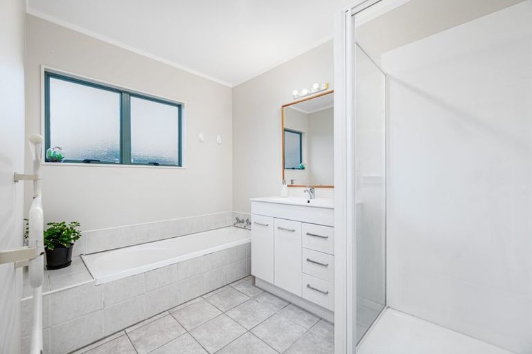 Photo of property in 7a Patrice Place, Massey, Auckland, 0614