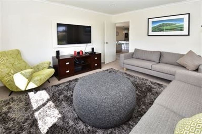 Photo of property in 19 Seamount Drive, Red Beach, 0932