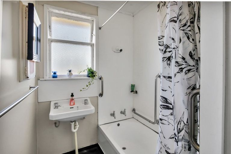 Photo of property in 5 Purnell Place, Marton, 4710