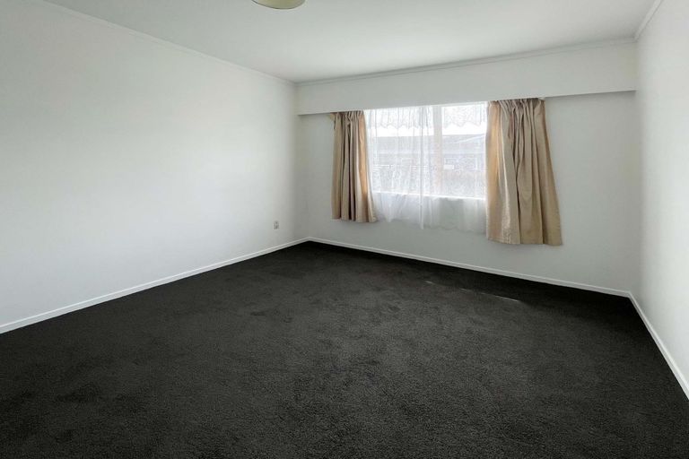 Photo of property in 18b Challen Close, Conifer Grove, Takanini, 2112