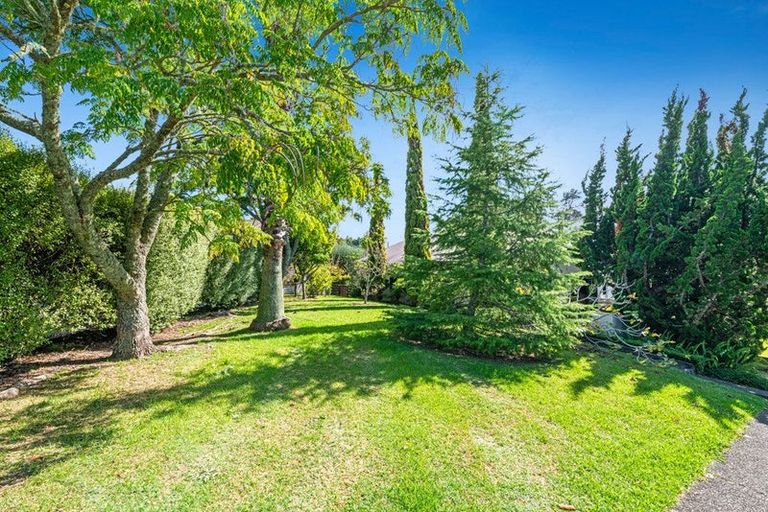 Photo of property in 59 Unsworth Drive, Unsworth Heights, Auckland, 0632