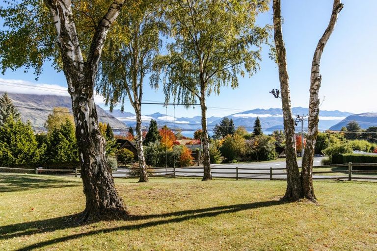Photo of property in 3 Beech Street, Wanaka, 9305